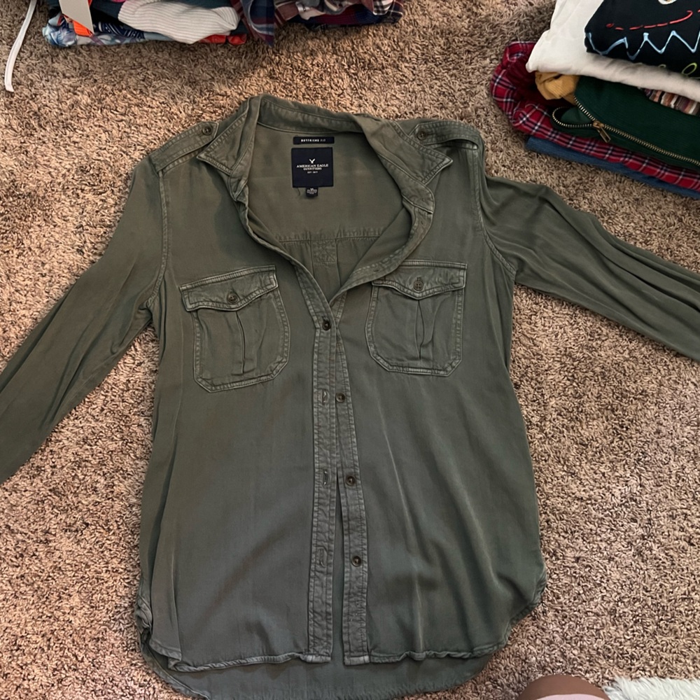 American Eagle Outfitters Olive Button Down Shirt